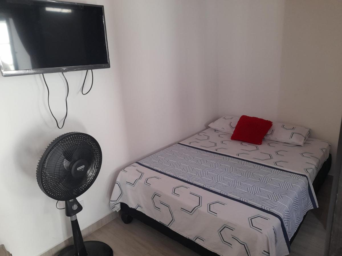 Apartaestudios El Jardin 2 Cali Quarto foto